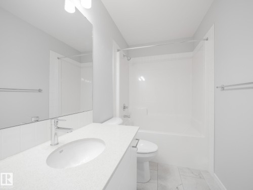 17624 4 Street, Edmonton, AB - Indoor Photo Showing Bathroom
