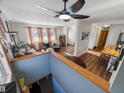 16050 95 Avenue, Edmonton, AB - Indoor Photo Showing Other Room