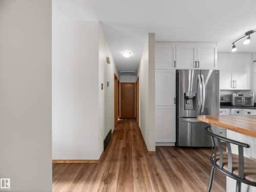 16050 95 Avenue, Edmonton, AB - Indoor Photo Showing Kitchen With Stainless Steel Kitchen