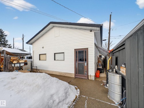 16050 95 Avenue, Edmonton, AB - Outdoor With Exterior