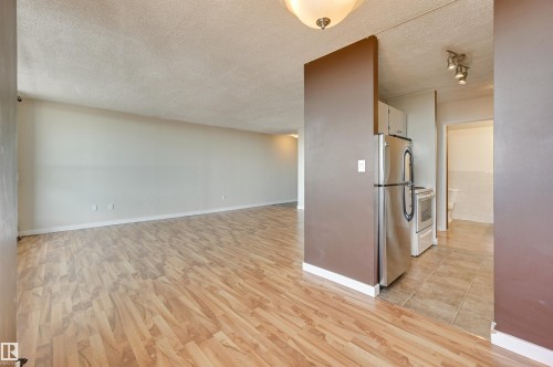 1304 13910 Stony Plain Road, Edmonton, AB - Indoor