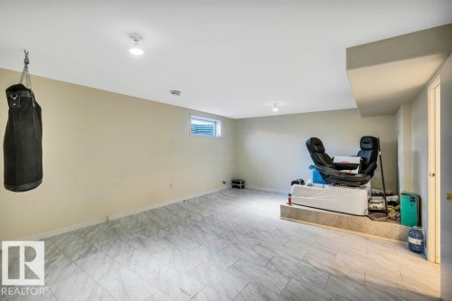 2144 37B Avenue, Edmonton, AB - Indoor