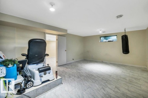 2144 37B Avenue, Edmonton, AB - Indoor