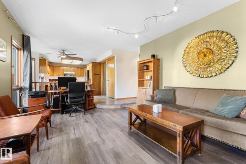 6018 156 Avenue, Edmonton, AB - Indoor Photo Showing Living Room