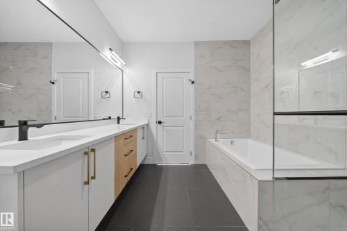 459 Crystal Creek Link, Leduc, AB - Indoor Photo Showing Bathroom