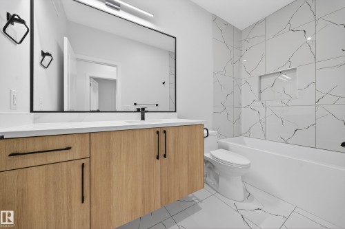 459 Crystal Creek Link, Leduc, AB - Indoor Photo Showing Bathroom