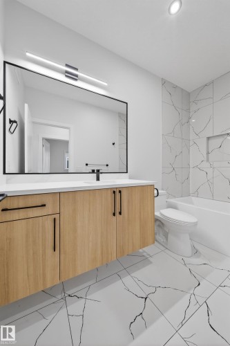 459 Crystal Creek Link, Leduc, AB - Indoor Photo Showing Bathroom