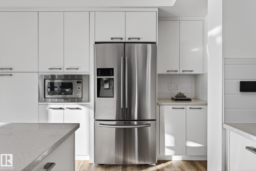 2227 Kelly Crescent, Edmonton, AB - Indoor Photo Showing Kitchen With Stainless Steel Kitchen