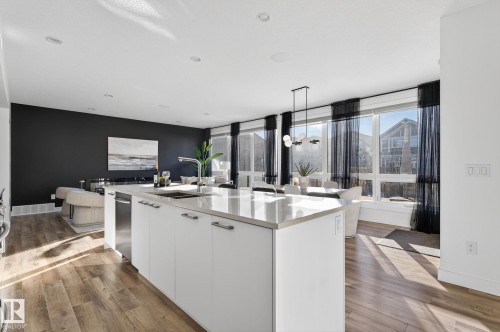 2227 Kelly Crescent, Edmonton, AB - Indoor Photo Showing Kitchen