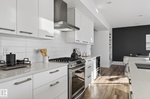 2227 Kelly Crescent, Edmonton, AB - Indoor Photo Showing Kitchen With Double Sink With Upgraded Kitchen