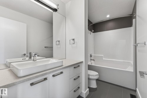 2227 Kelly Crescent, Edmonton, AB - Indoor Photo Showing Bathroom