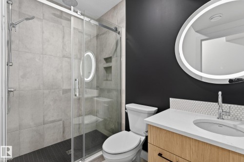 2227 Kelly Crescent, Edmonton, AB - Indoor Photo Showing Bathroom