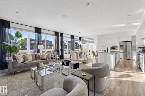 2227 Kelly Crescent, Edmonton, AB - Indoor Photo Showing Living Room