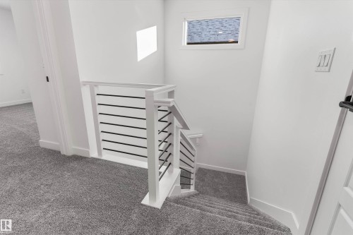 920 18 Avenue, Edmonton, AB - Indoor Photo Showing Other Room