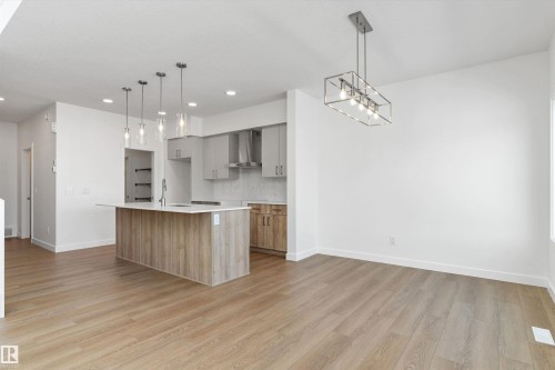 756 Astoria Way, Devon, AB - Indoor Photo Showing Kitchen With Upgraded Kitchen