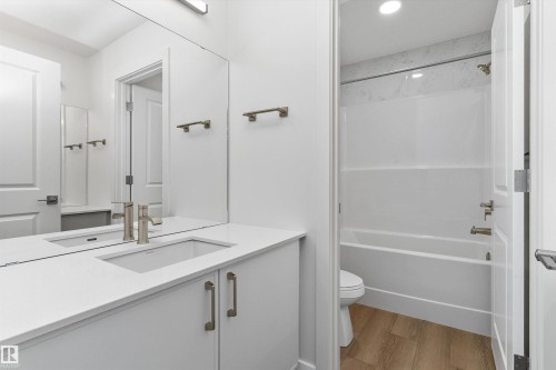 756 Astoria Way, Devon, AB - Indoor Photo Showing Bathroom