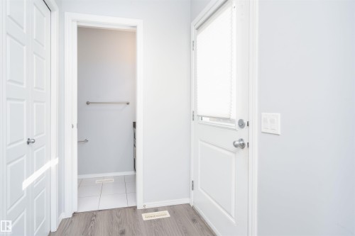 7155 Cardinal Way, Edmonton, AB - Indoor Photo Showing Other Room