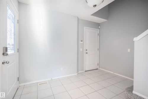 7155 Cardinal Way, Edmonton, AB - Indoor Photo Showing Other Room