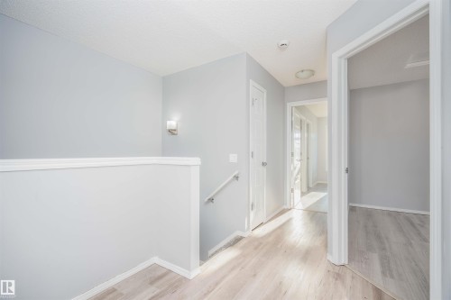 7155 Cardinal Way, Edmonton, AB - Indoor Photo Showing Other Room