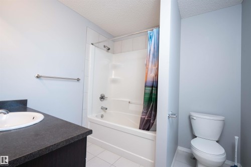 7155 Cardinal Way, Edmonton, AB - Indoor Photo Showing Bathroom