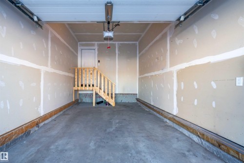 7155 Cardinal Way, Edmonton, AB - Indoor Photo Showing Garage
