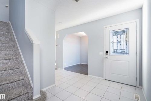 7155 Cardinal Way, Edmonton, AB - Indoor Photo Showing Other Room