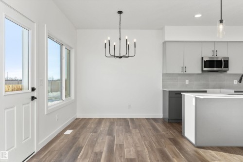 19107 20 Avenue, Edmonton, AB - Indoor Photo Showing Kitchen