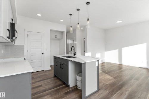 19107 20 Avenue, Edmonton, AB - Indoor Photo Showing Kitchen With Upgraded Kitchen