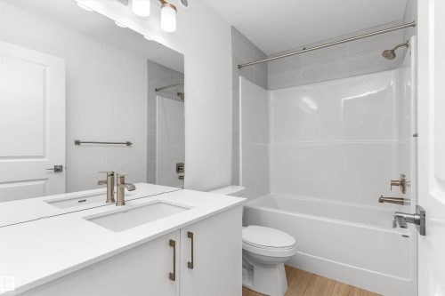 8716 183 Avenue, Edmonton, AB - Indoor Photo Showing Bathroom