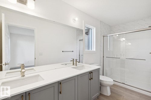 18923 28 Avenue, Edmonton, AB - Indoor Photo Showing Bathroom