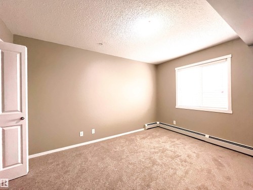 203 5390 Chappelle Road Sw, Edmonton, AB - Indoor Photo Showing Other Room