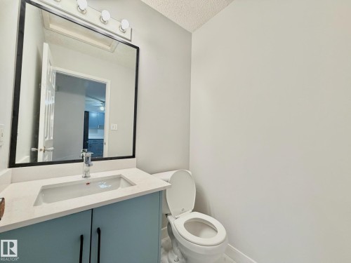 2 3311 58 Street, Edmonton, AB - Indoor Photo Showing Bathroom