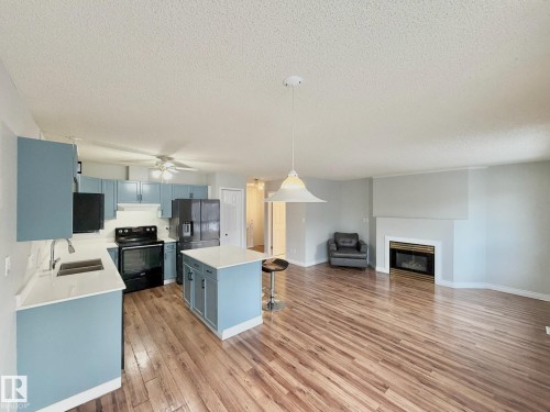 2 3311 58 Street, Edmonton, AB - Indoor With Fireplace