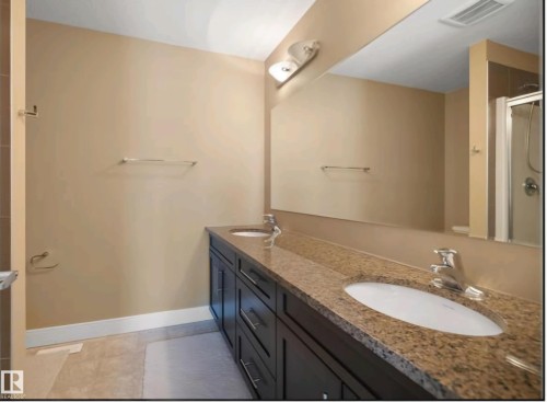40 13003 132 Avenue, Edmonton, AB - Indoor Photo Showing Bathroom