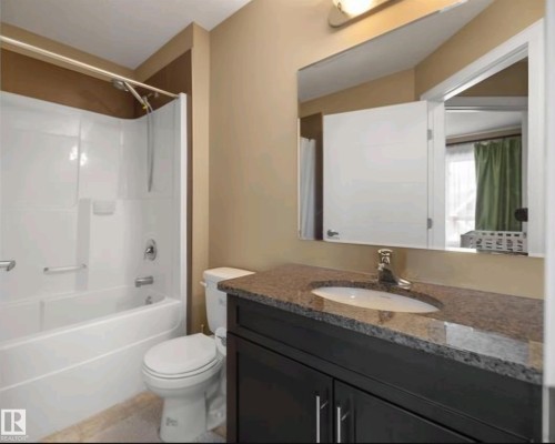 40 13003 132 Avenue, Edmonton, AB - Indoor Photo Showing Bathroom