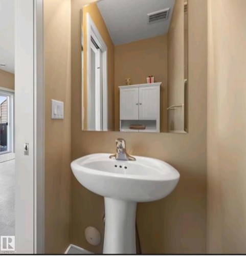 40 13003 132 Avenue, Edmonton, AB - Indoor Photo Showing Bathroom