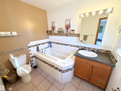 28 52327 Rge Road 20, Rural Parkland County, AB - Indoor Photo Showing Bathroom