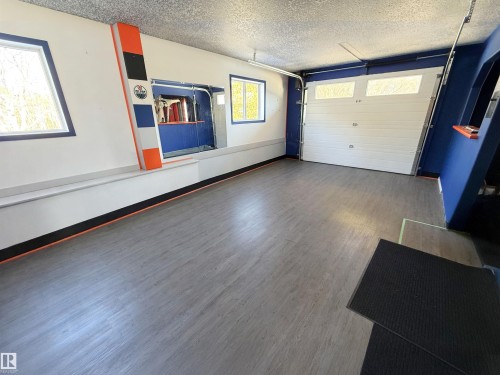 28 52327 Rge Road 20, Rural Parkland County, AB - Indoor Photo Showing Garage