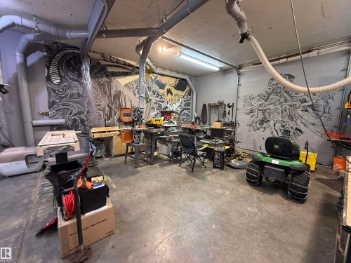 28 52327 Rge Road 20, Rural Parkland County, AB - Indoor Photo Showing Garage