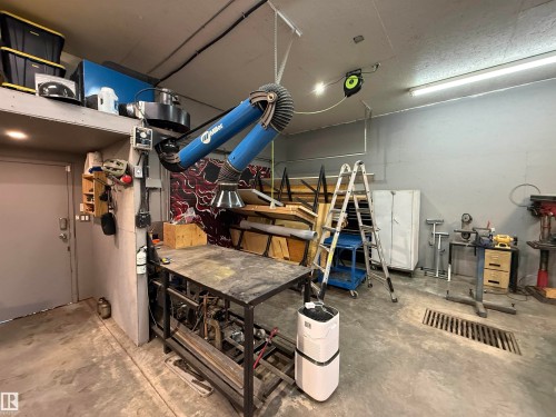 28 52327 Rge Road 20, Rural Parkland County, AB - Indoor Photo Showing Garage