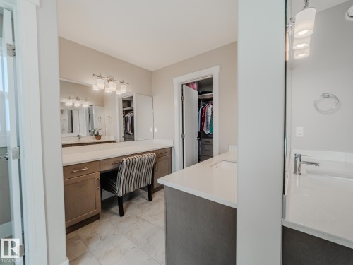 9756 222 Street, Edmonton, AB - Indoor Photo Showing Bathroom