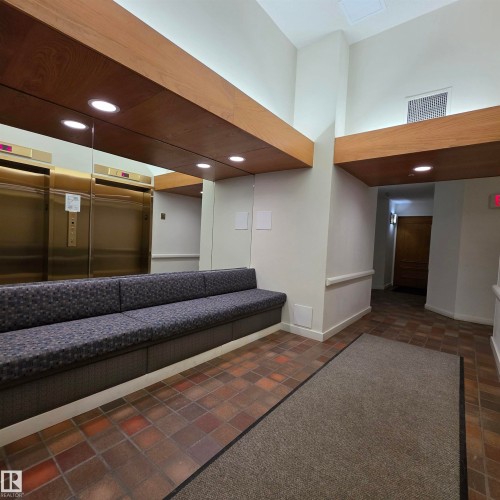Community lobby with recessed lighting and a high ceiling - 2C 10050 118 Street, Edmonton, AB - Indoor