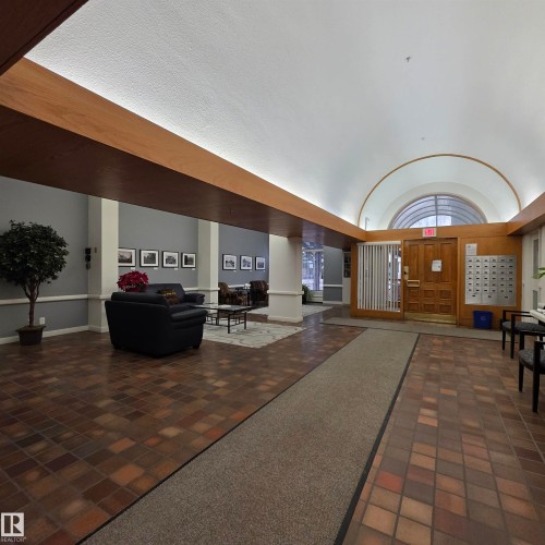 Building lobby with a barrel ceiling - 2C 10050 118 Street, Edmonton, AB - Indoor Photo Showing Other Room