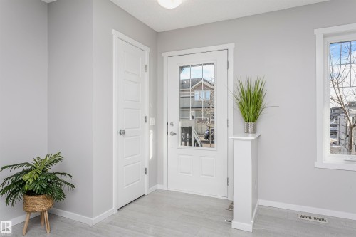 291 Edgemont Road, Edmonton, AB - Indoor Photo Showing Other Room