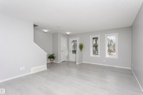 291 Edgemont Road, Edmonton, AB - Indoor Photo Showing Other Room