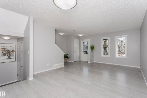 291 Edgemont Road, Edmonton, AB - Indoor Photo Showing Other Room