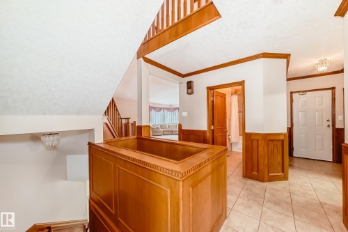 1720 Bearspaw Drive E, Edmonton, AB - Indoor Photo Showing Other Room