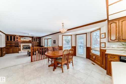 1720 Bearspaw Drive E, Edmonton, AB - Indoor Photo Showing Dining Room