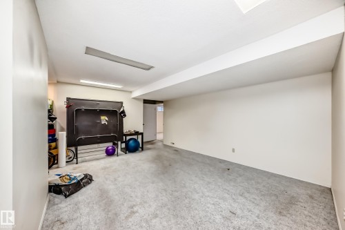 1720 Bearspaw Drive E, Edmonton, AB - Indoor Photo Showing Other Room