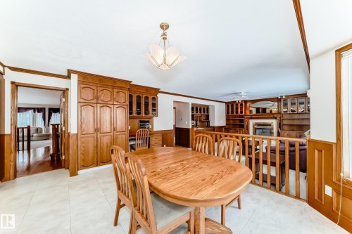 1720 Bearspaw Drive E, Edmonton, AB - Indoor Photo Showing Dining Room